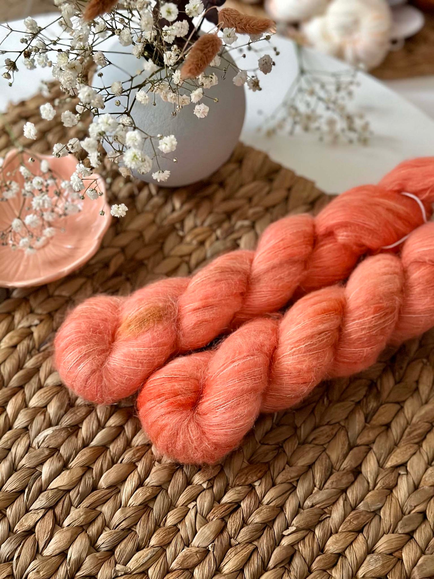 Udu Lite Yarn - Angry Salmon