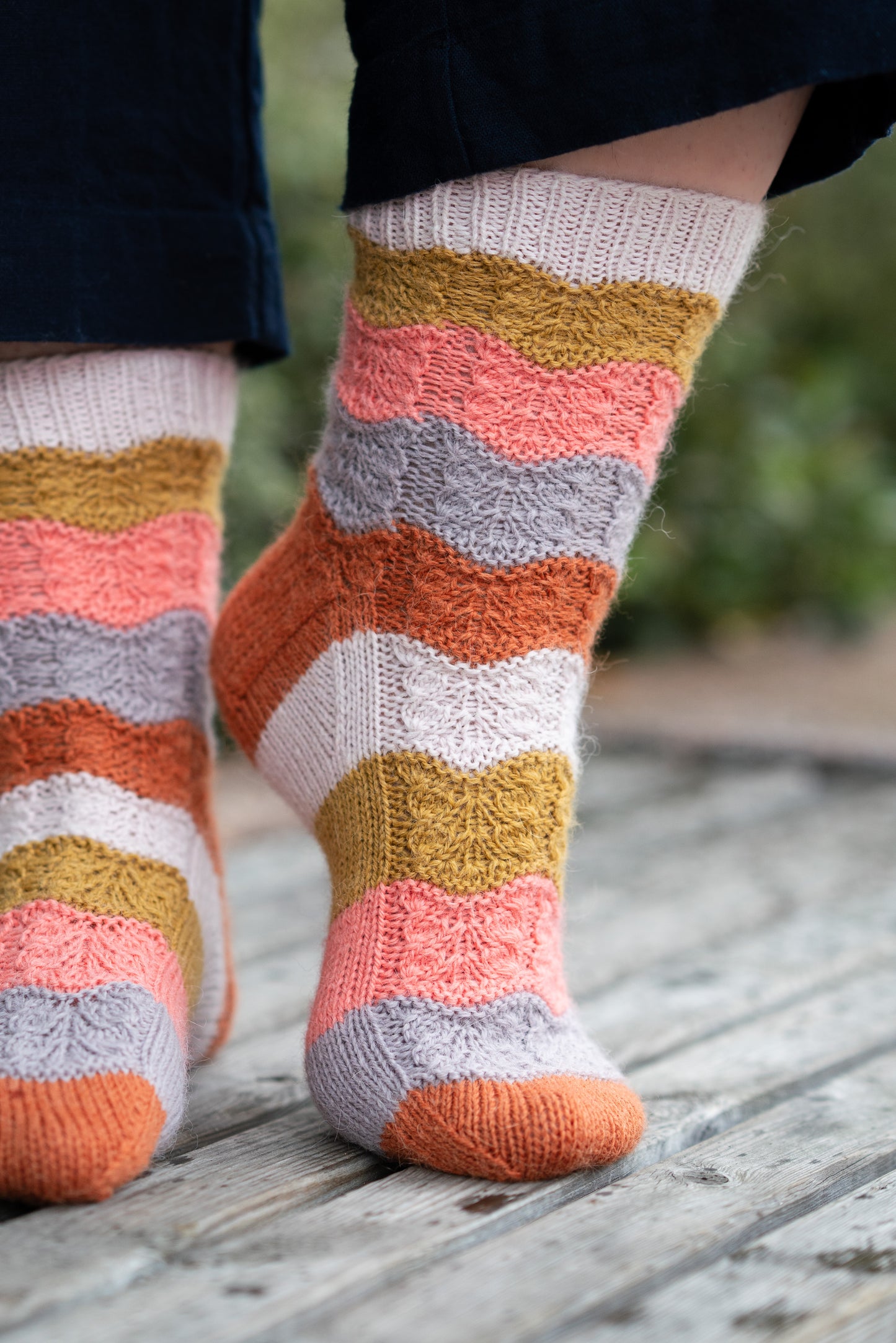 laurelknits - harmonisia asusteita -neulekirja