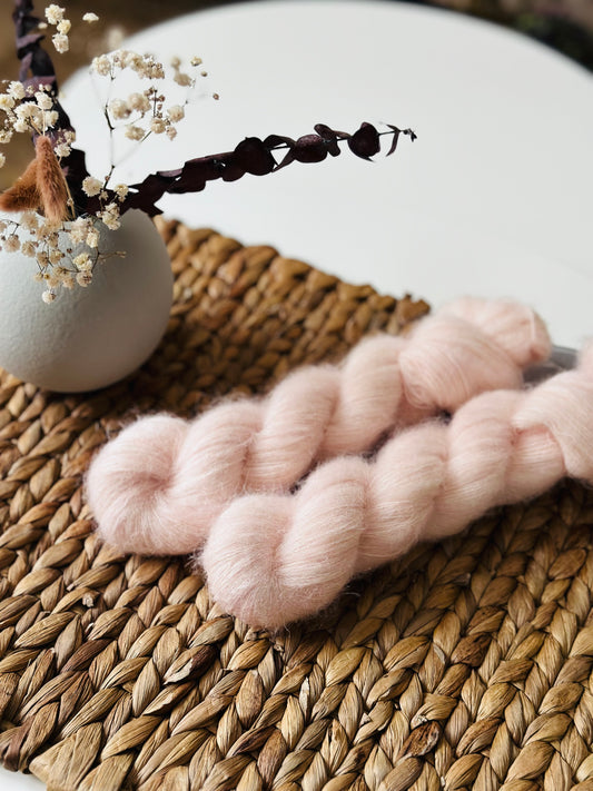 Udu Lite Yarn - Blossom