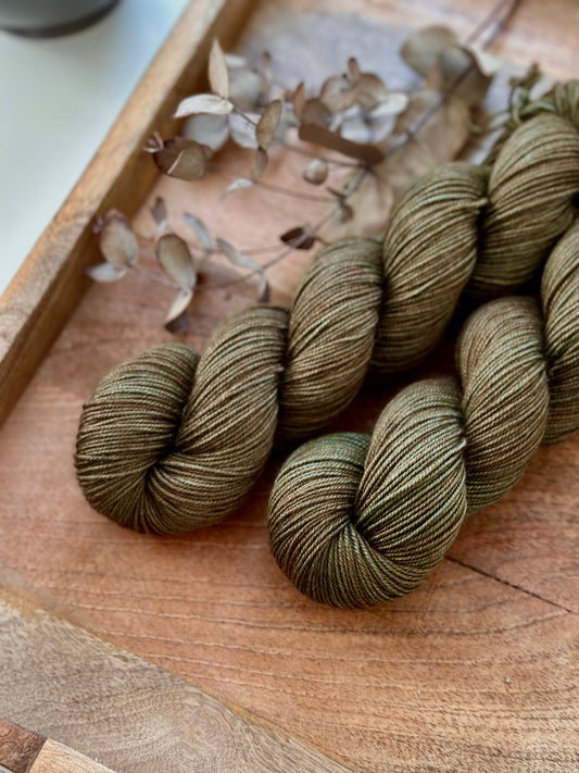 BFL Silky Sock lanka - Dark Little Olive