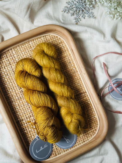 Lahjapaketti / Lanka + ohje Flowerknot -lapasiin