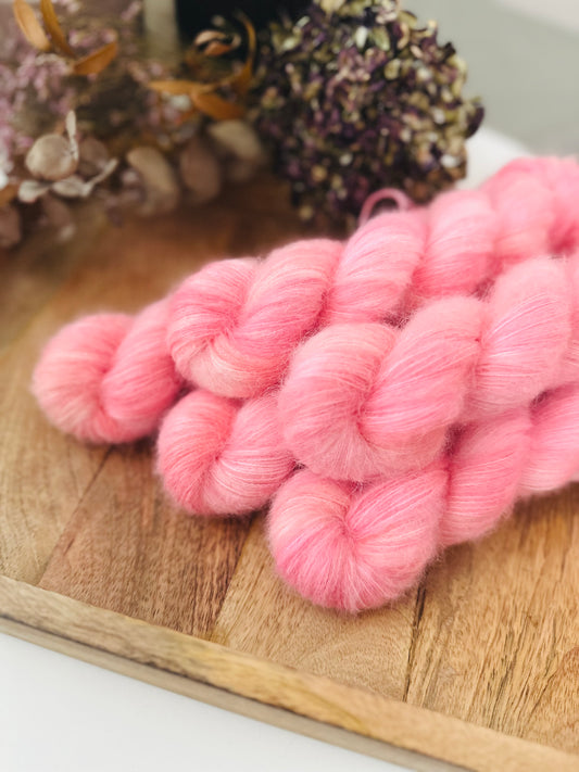Udu Lite Yarn - Sweet Sweet Bubblegum